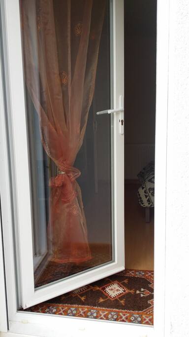 Entrée à l'arriere de la maison