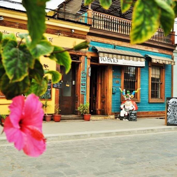 Frontis Hostal