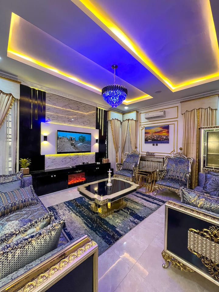 Luxury 5Bed Duplex W/Starlink Wifi Lekki