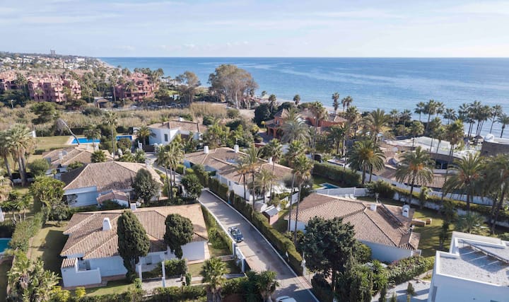 Villa Di Un Piano Dal Design Moderno A Los Monteros - Marbella