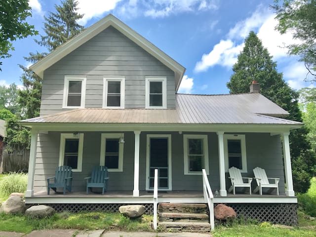 Airbnb Beach Lake Vacation Rentals Places To Stay