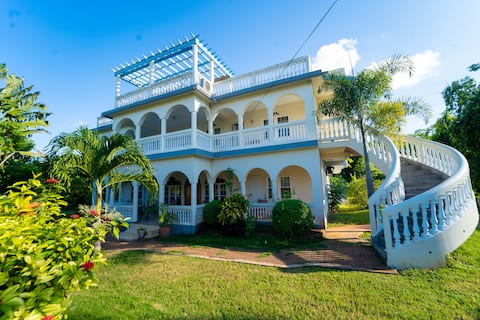 8 Bdrm Villa, Coral Springs, Trelawny, Jamaica.