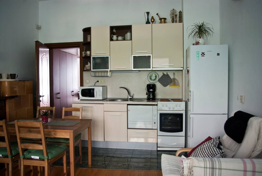 fully equipped kitchen