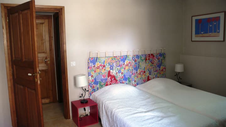 ห้องนอน 2 (Bedroom 2)