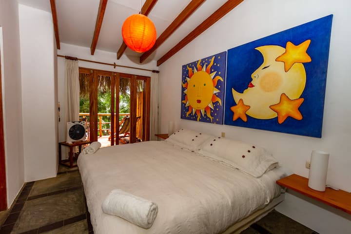 חדר שינה 4 | מיטת קינג סייז | קומה שנייה