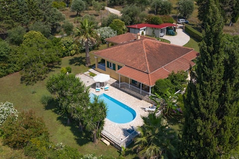 Corfu house with pool and garden