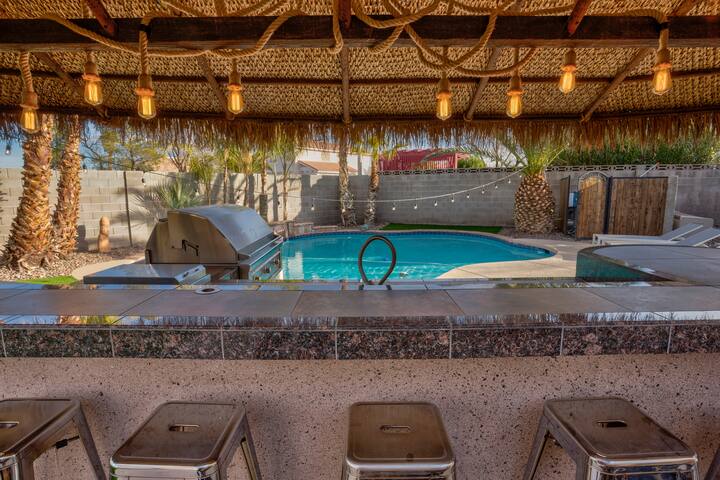 EPIC 5 bd/3ba Resort Pool 9 mins to Vegas Strip! gallery image 5