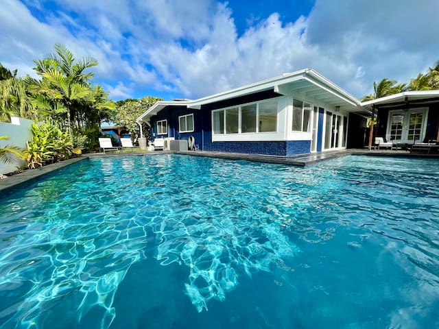 The Pool House in Kailua with 3,200 sf, 6bed/4bath