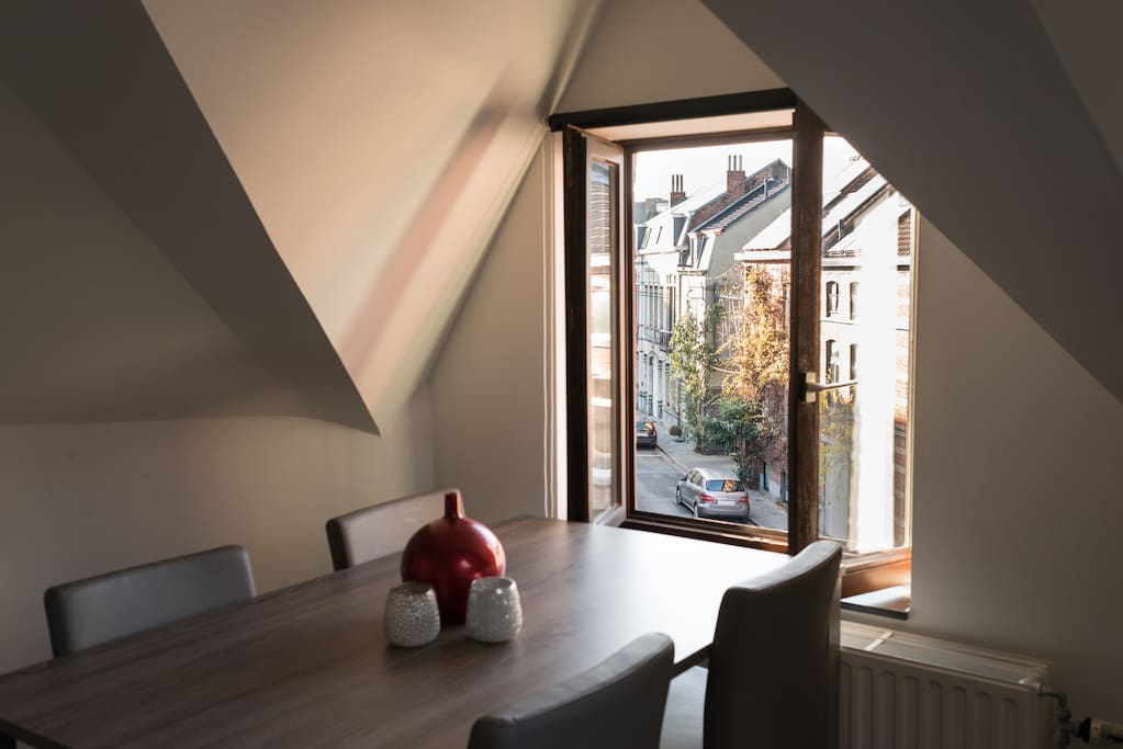 Dining space seats 4 comfortably