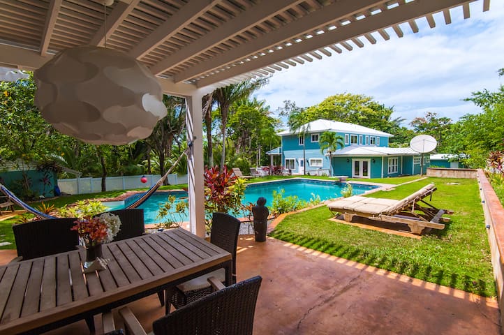 Paradise Found - Sleeps 6