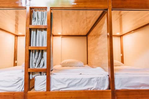 Chi's abode #4 - private room with 6 bunk beds