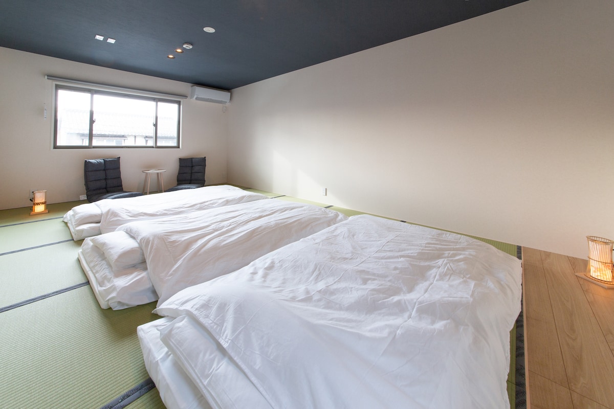 2F: spálňa (L)/spálňa (veľká)