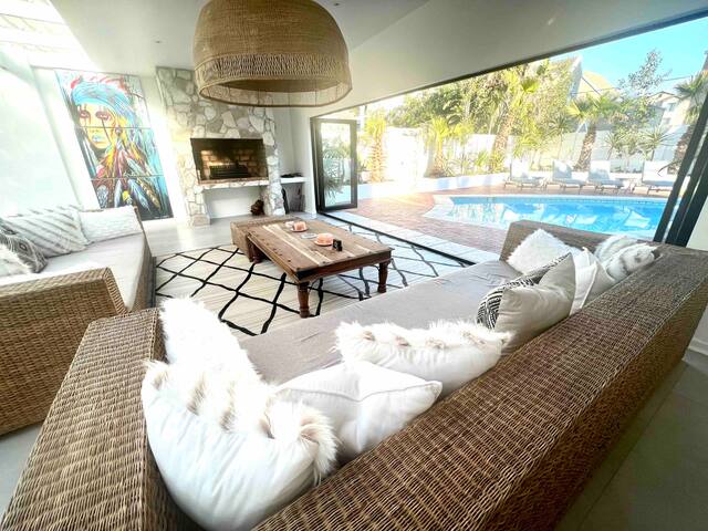 The Only ONE @ Briza Road /Pool/ Hot Tub/Back Up gallery image 5