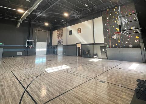 Triguard Rec Center.  Sleeps 21 or Party up to 150