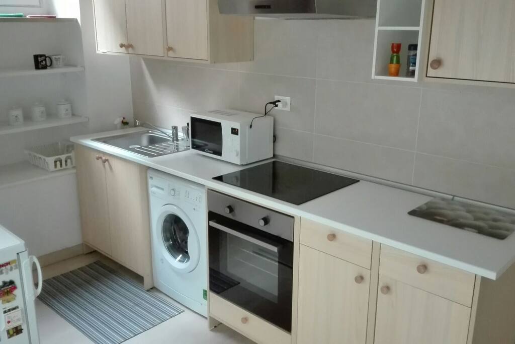 Kitchen, feel free to use it