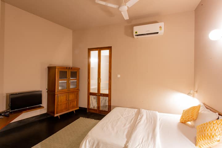 The cosiest bedroom of the house is on the ground floor.