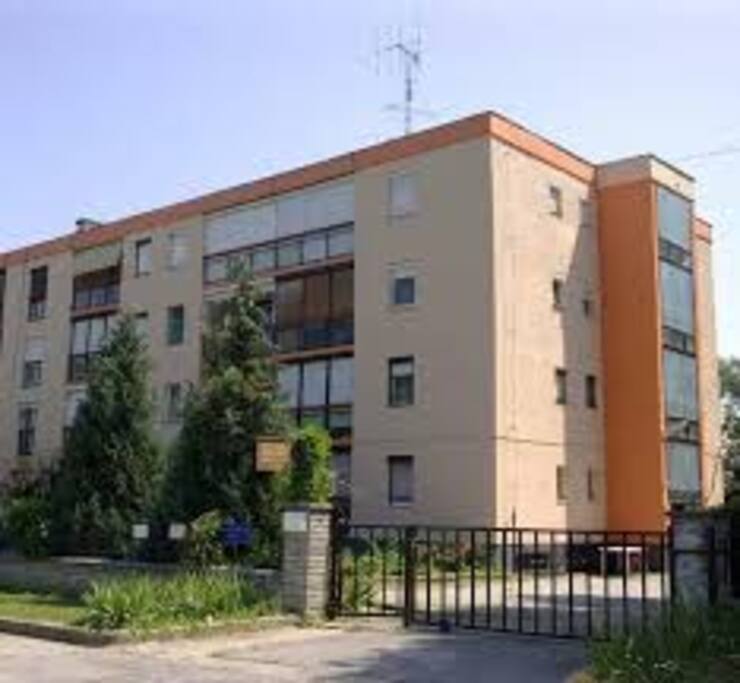 apartmanház