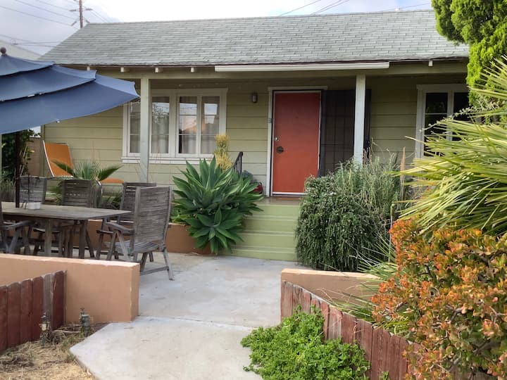 Los Feliz Home Gated Parking, Yard, AC Location! Houses for Rent in