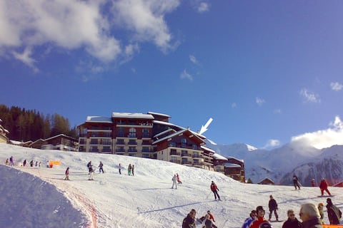 Popular Airbnb listing: 118 Cret de L'Ours, Vallandry, Les Arcs, France. in Landry