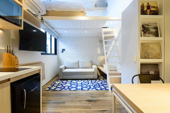 Studio de design com mezanino no Leblon