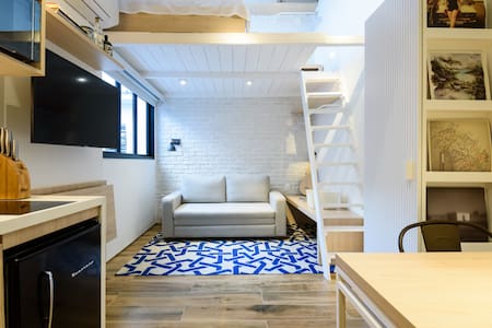 Studio de design com mezanino no Leblon