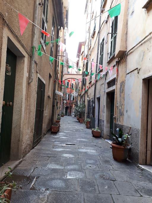 Il Carrugio /Carrugio street view
