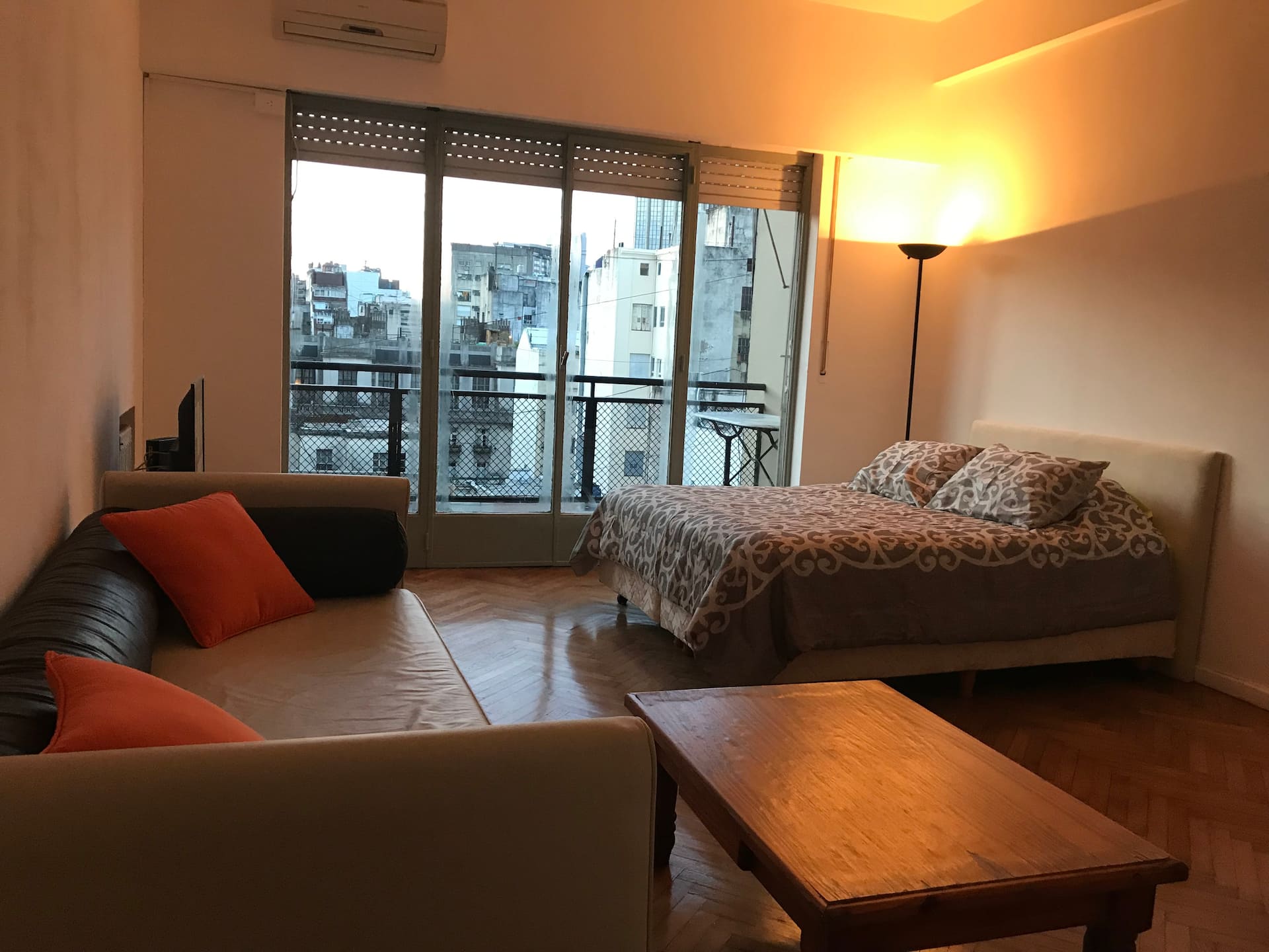 Recycled one-bedroom apartment in Retiro