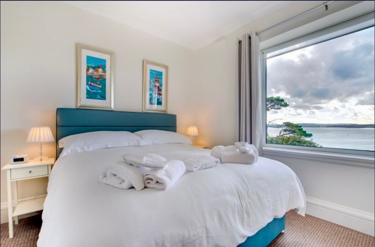  ห้องนอนใหญ่สุดหรู