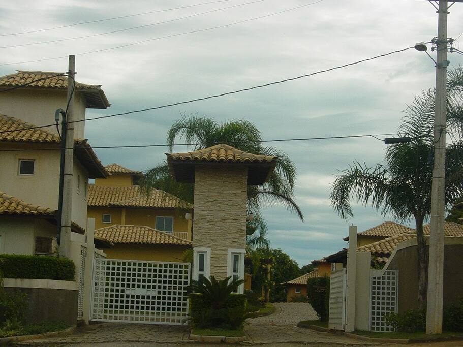 Entrada do condomínio Vila Santoribe