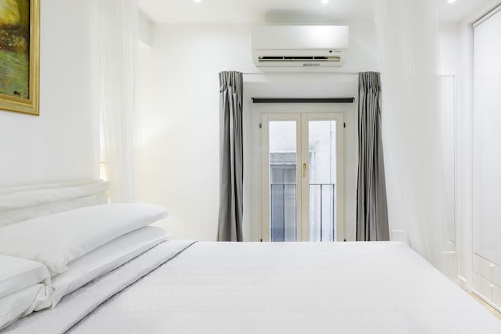 Heart of Rome – Corso 277 amazing apartment gallery image 3