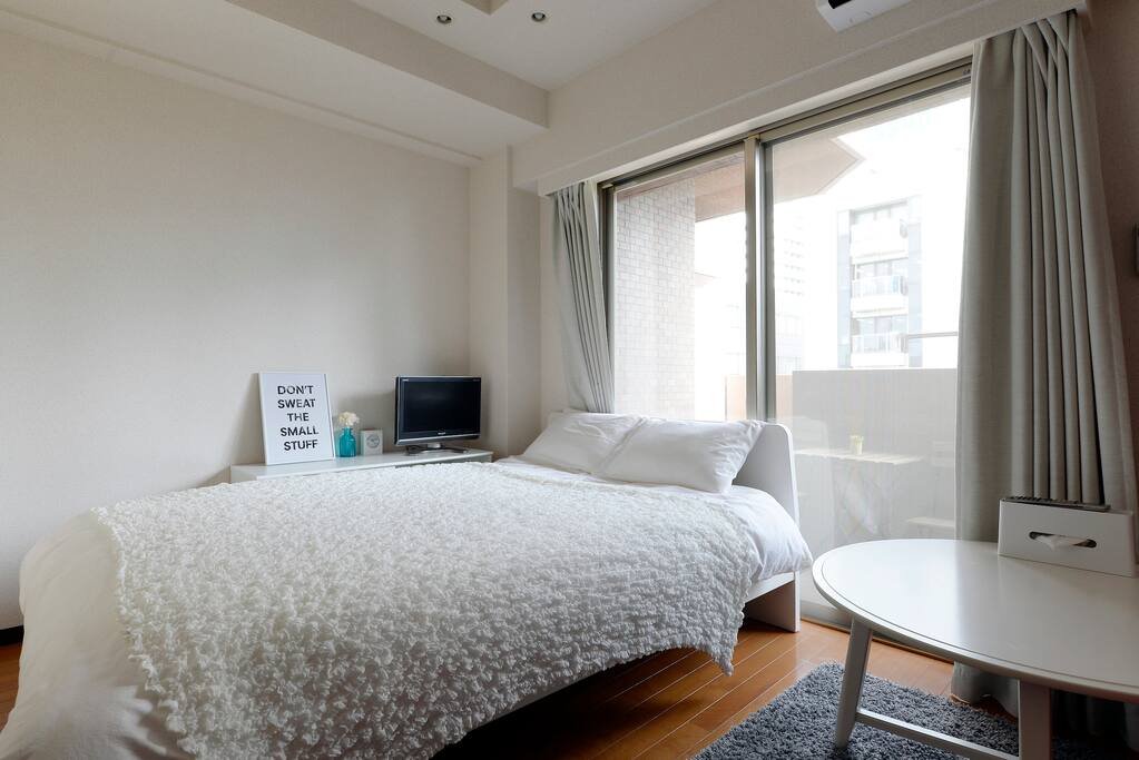 Double bed (140x200Cm)