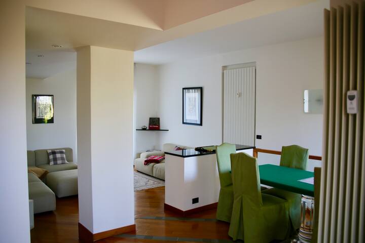 An elegant garden in the center of Milano