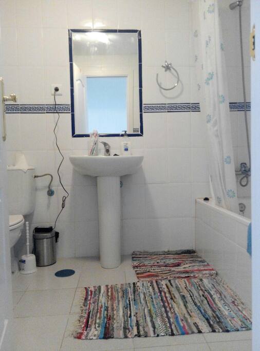 bathroom with tube 2