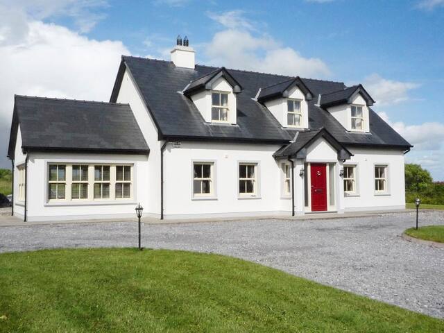 Airbnb Cullen Holiday Rentals Places To Stay County Cork