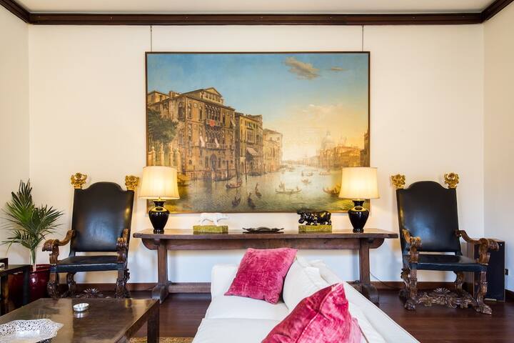 Palazzo Berardi: Renaissance Downtown Luxury Villa gallery image 3