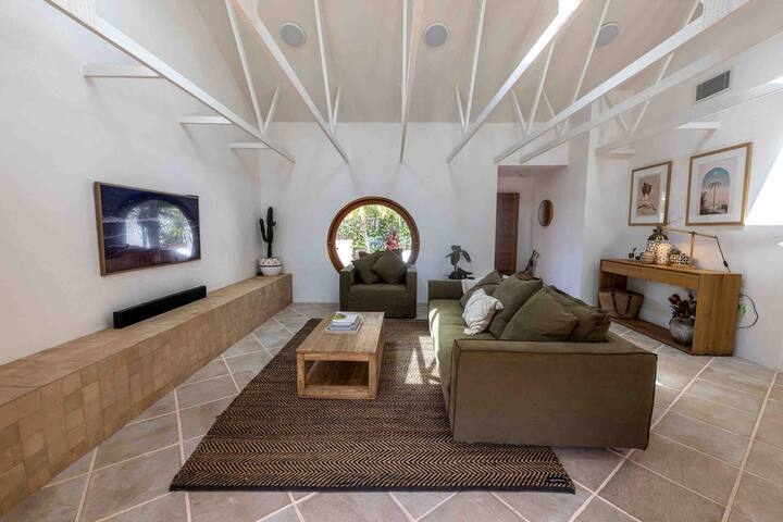 Coastal Spanish-inspired Casa – Pet Friendly gallery image 4