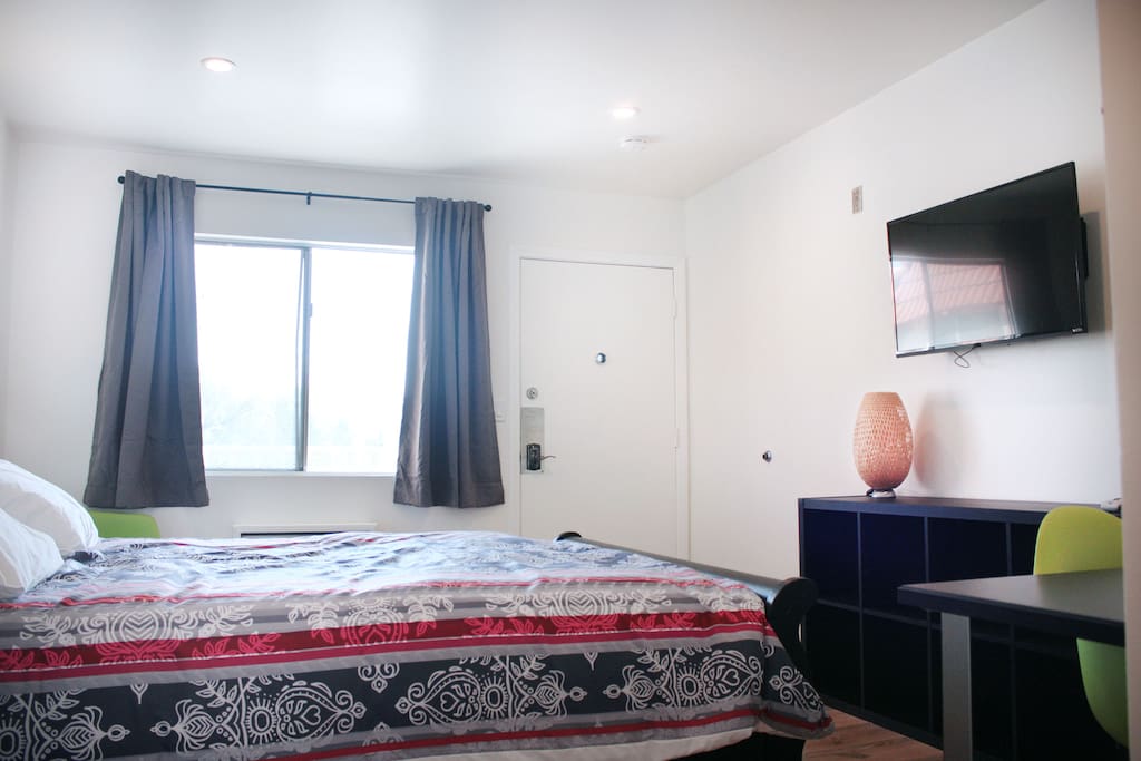 Desk, HDTV, Seating & Storage