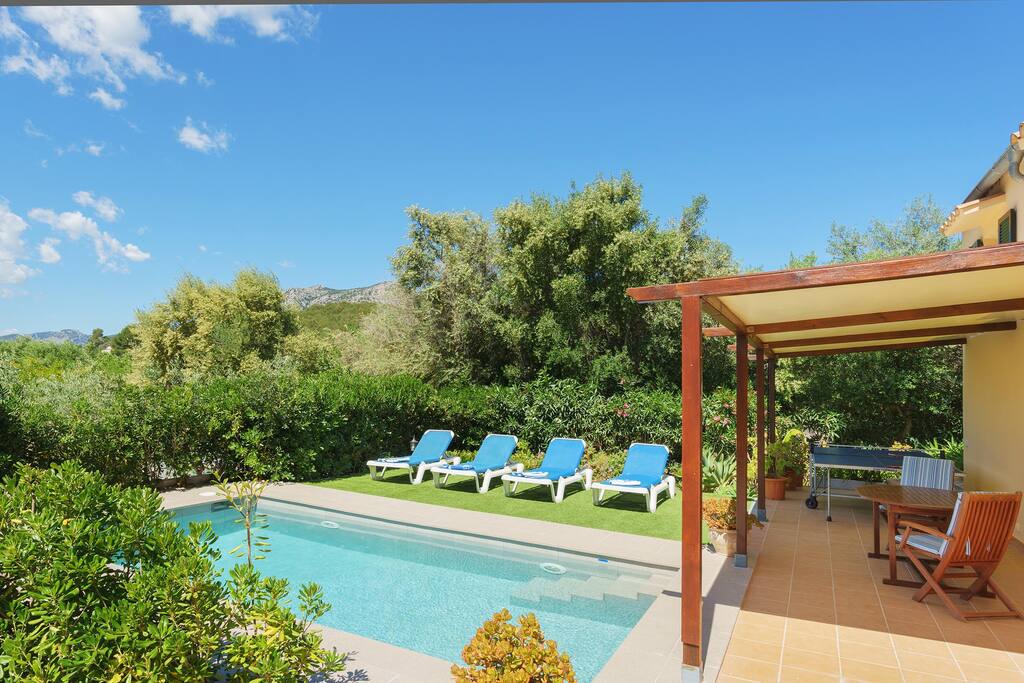 private pool and covered terrace
