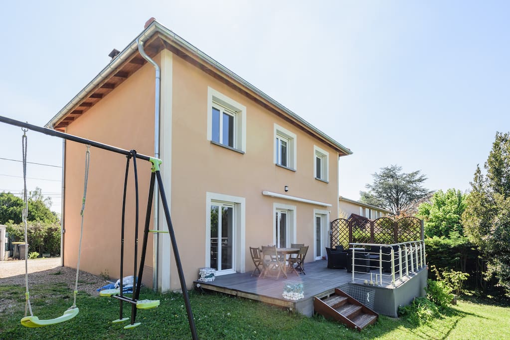 L'arrière de la maison Qui est orientée plein ouest