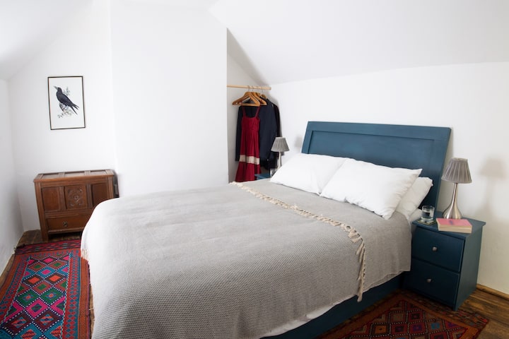 Მთავარი საძინებელი.