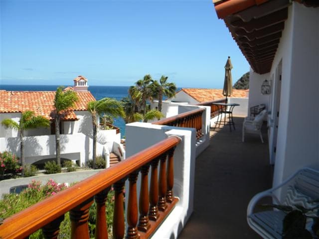 Hamilton Cove Unit 4-13 gallery image 2