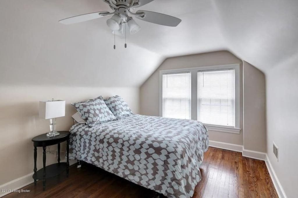 Guest Bedroom #1