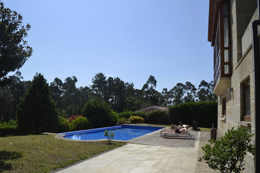 Disfrutando la piscina