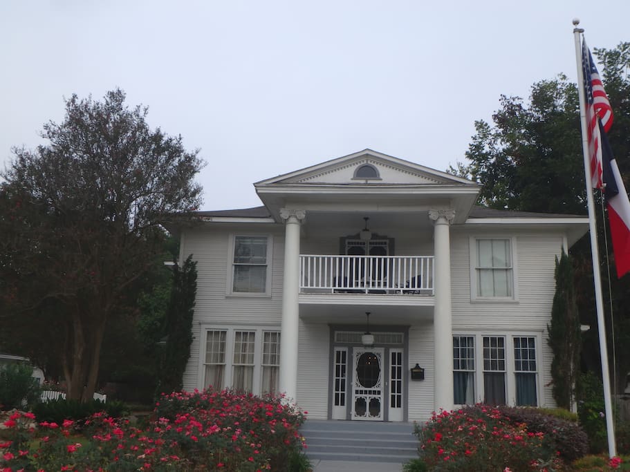 Holman House Bed and Breakfast