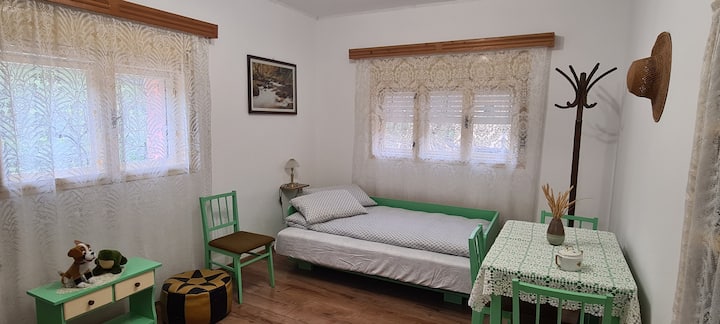 Dhomë gjumi 1