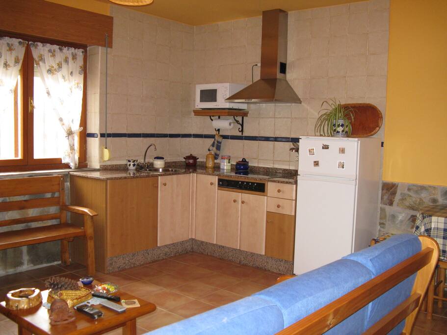 Cocina apartamento de 2 plazas (Casa El Caminero)