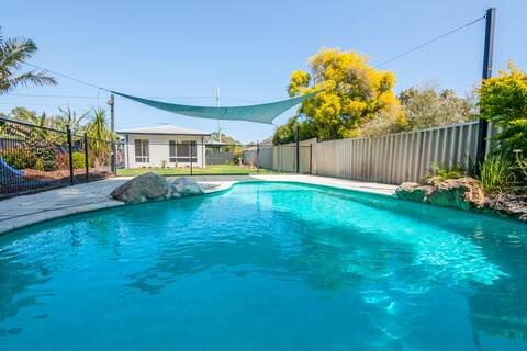 Frangipani Oasis. - Close to Airport.