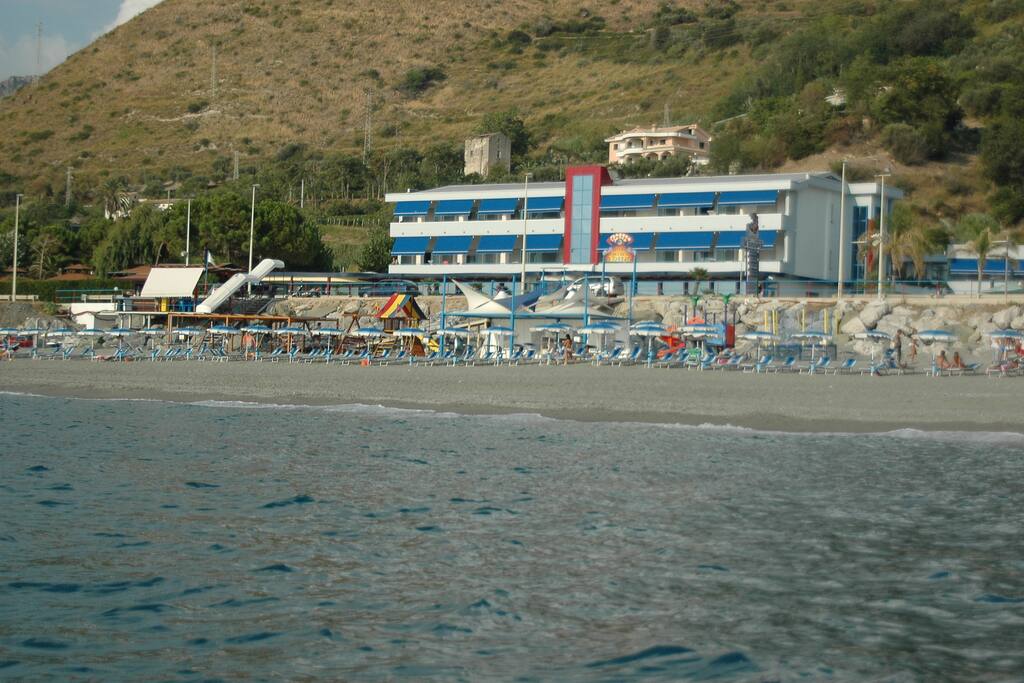 Vista hotel dal mare