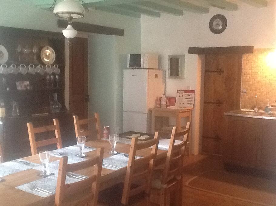 Open plan kitchen and dining room