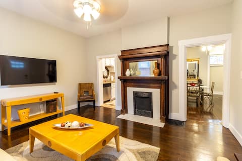 Top Airbnb: Quaint German Village Cottage with Parking Spot in South Side